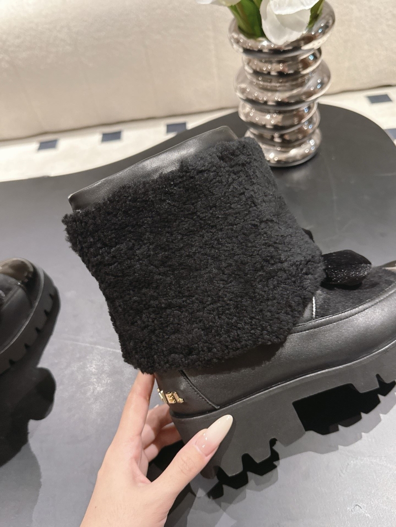 Ch**el boots